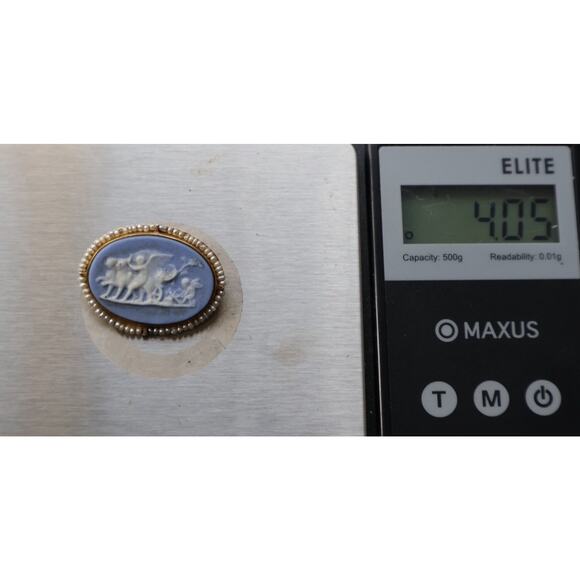 10k Yellow Gold Wedgwood Brooch 4.08G / 0.8in - Picture 5 of 5